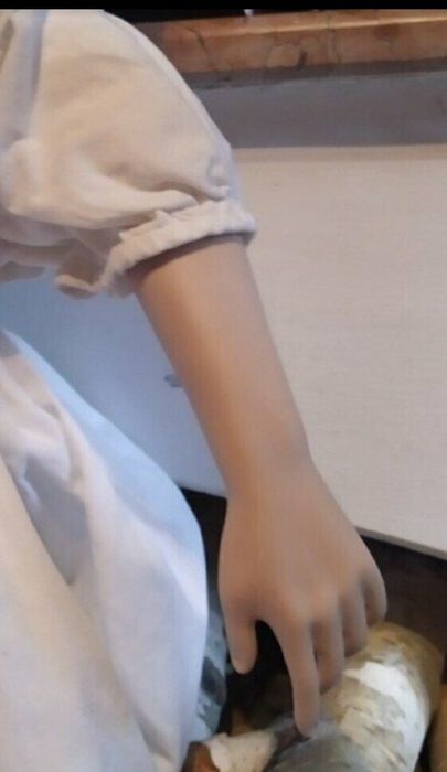 Фарфоровая кукла