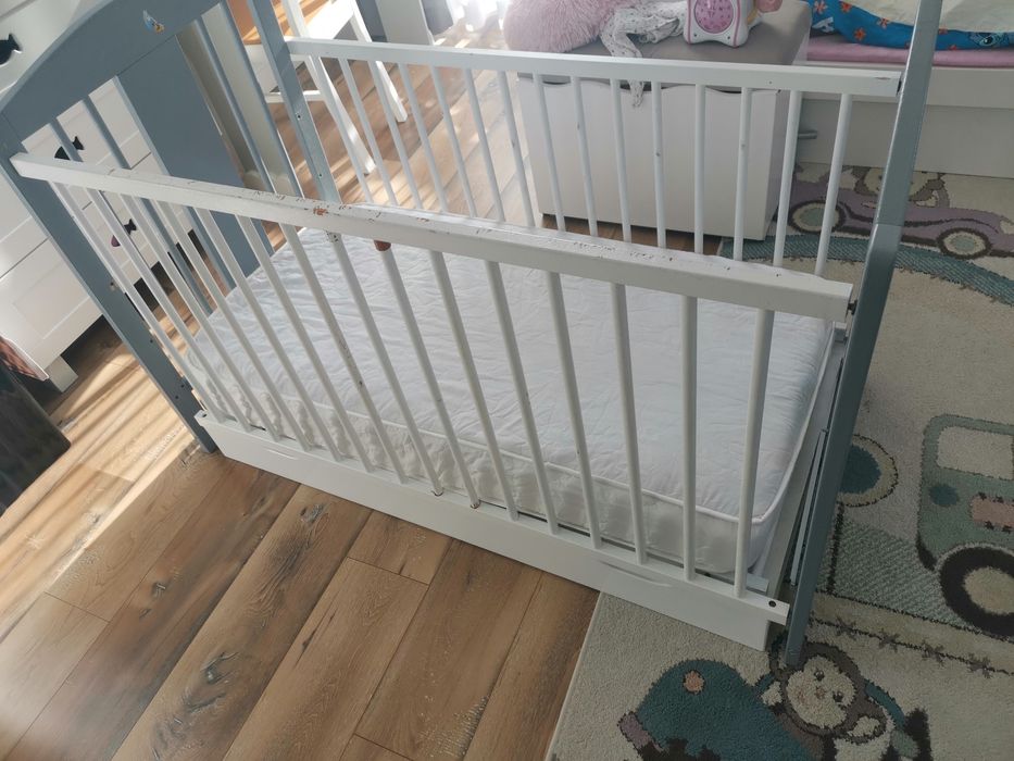 Łóżko dziecięce z materacem