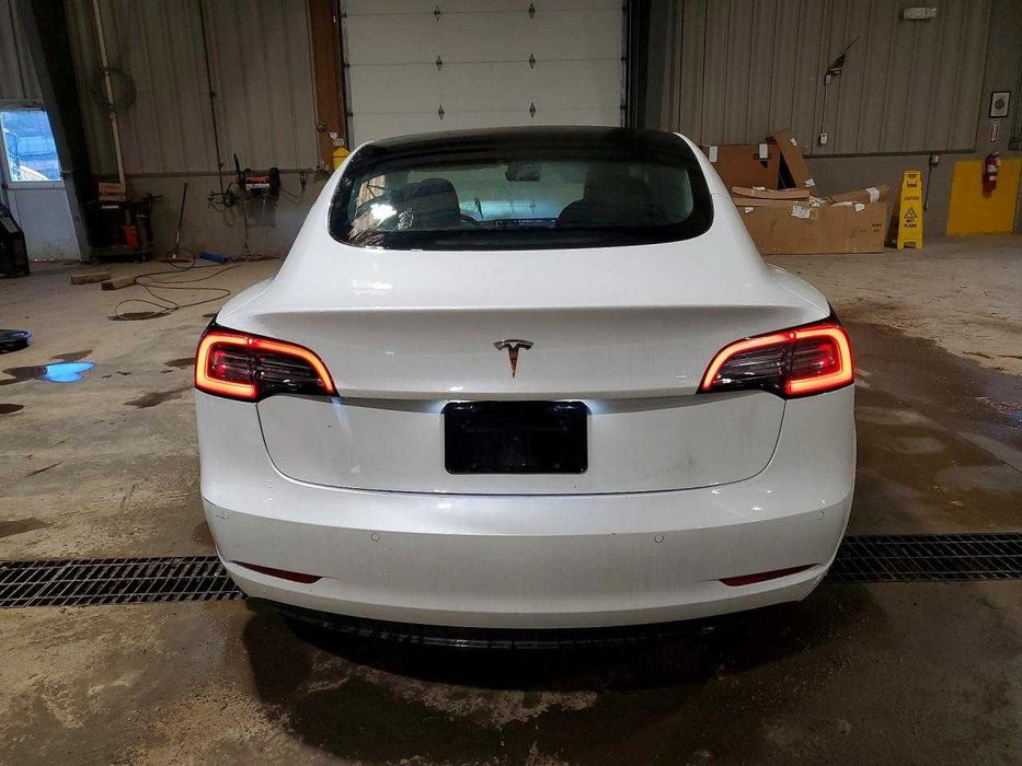 Бампер Tesla Model  M3 Розборка Тесла модель 3 Тесла 3