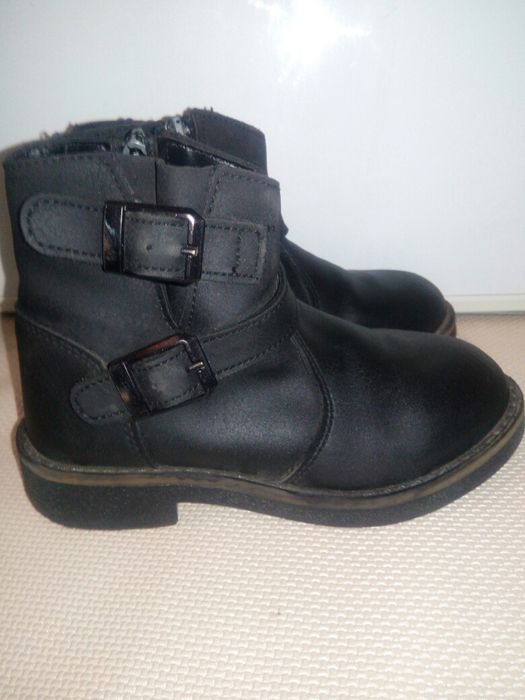 Фирменные ботинки для девочки