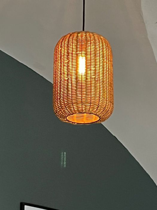 Lampy rattanowe różnego kształtu