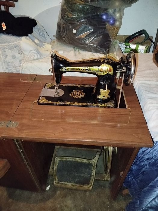 Máquina de costura butterfly