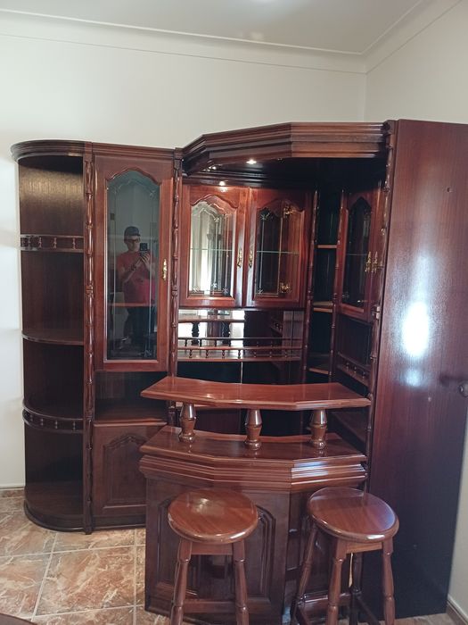 Bar De Madeira Impecável