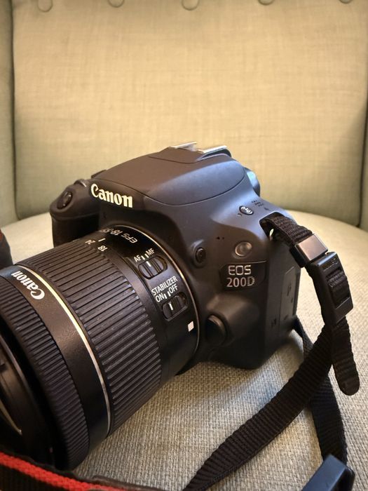Canon 200D + Lente 18-55