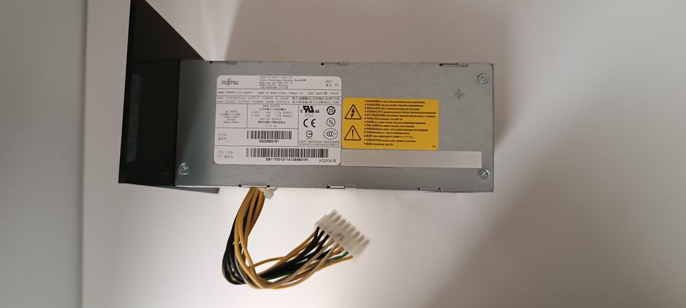 Fonte de Alimentação FUJITSU (leia descrição)