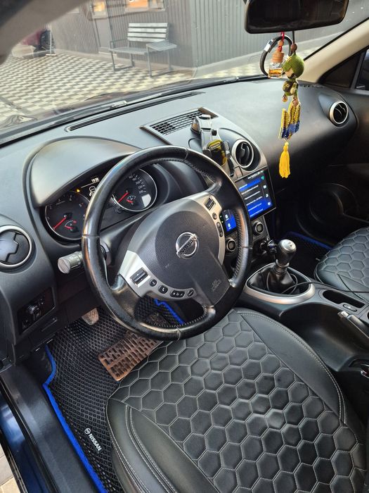 Nissan Qashqai + 2