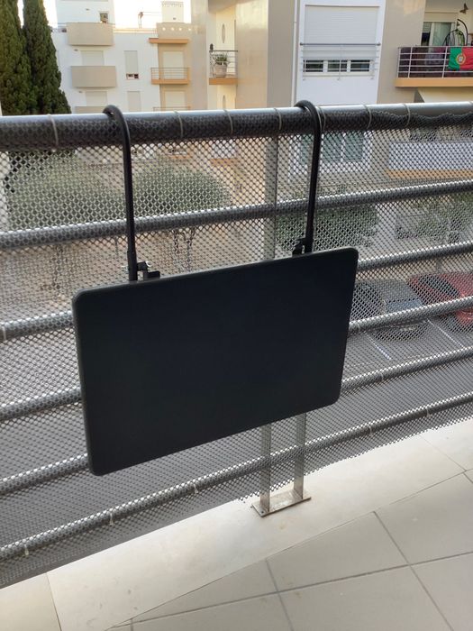 Mesa de pendurar varanda