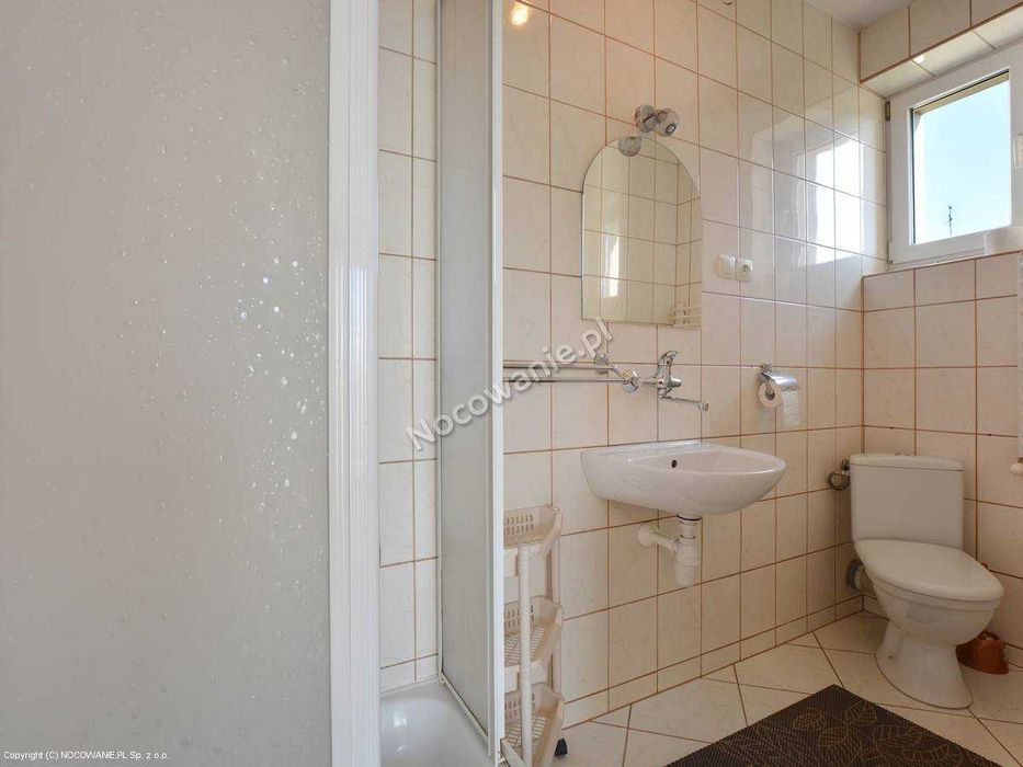 Kwatera, pokoje gościnne z łazienkami noclegi, darmowy parking Krynica