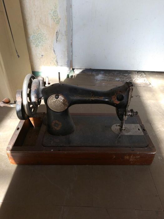 Машинка швейная Подолка