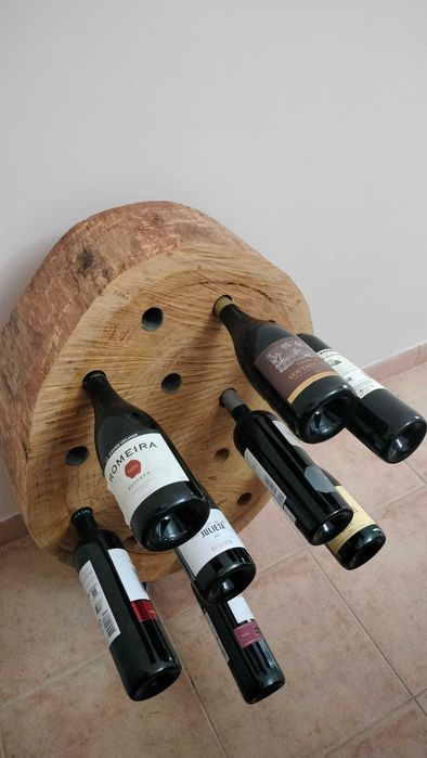 Garrafeira em  madeira para 16 garrafas