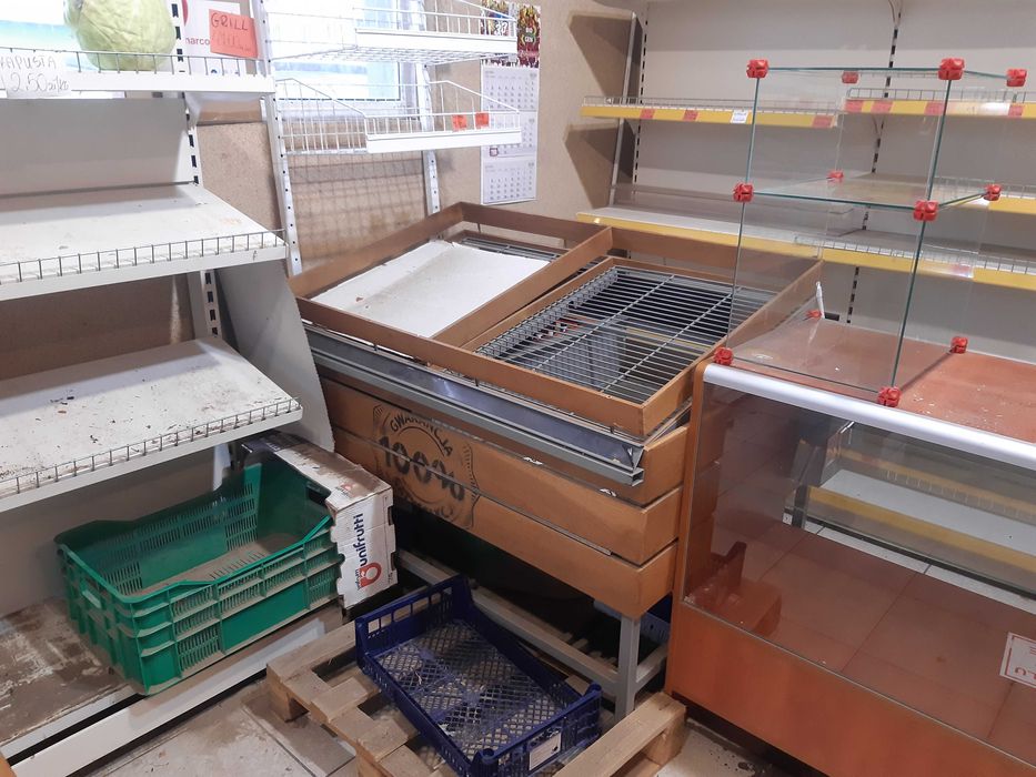 meble regały sklepowe wyposażenie sklepu