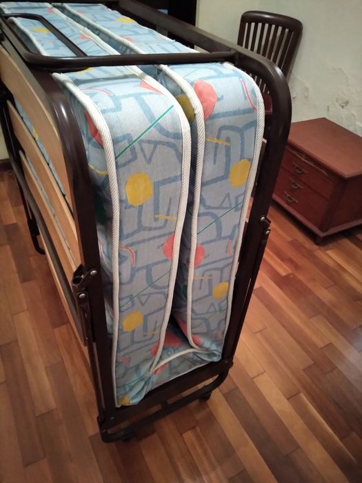 Divã com colchão Molaflex