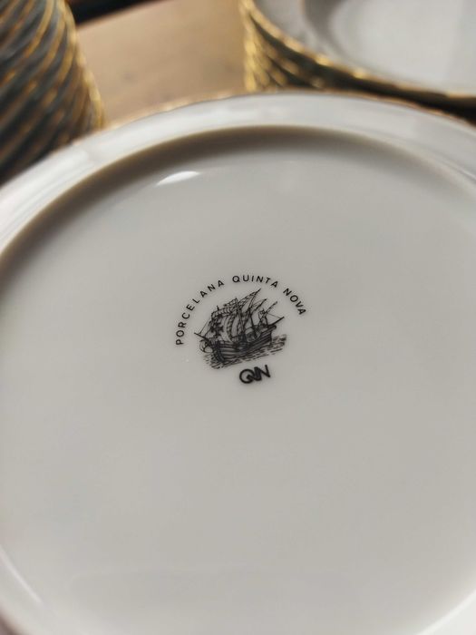 Serviço de jantar "Porcelana quinta nova"