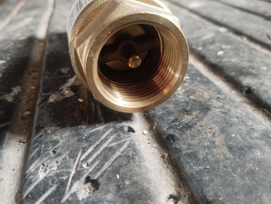 Zawór zwrotny z koszykiem 1"