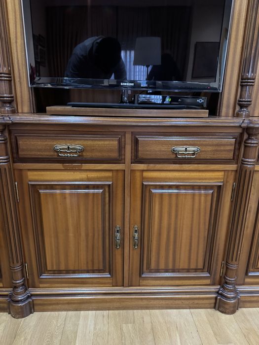 Cristaleira c/ 10 Portas, 6 Gavetas + Placa Rotativa TV - Como Nova