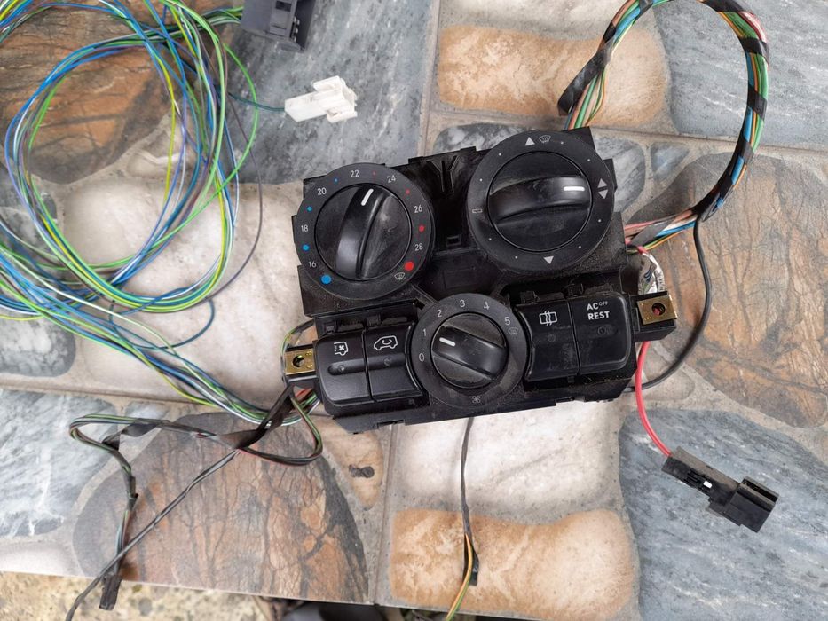 Моторчик розбірка кондиціонера,пічка реле радіатор Віто 639 вентилятор