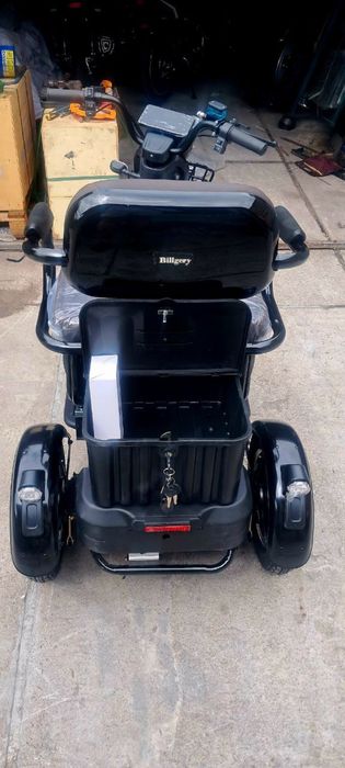 Електричний трицикл