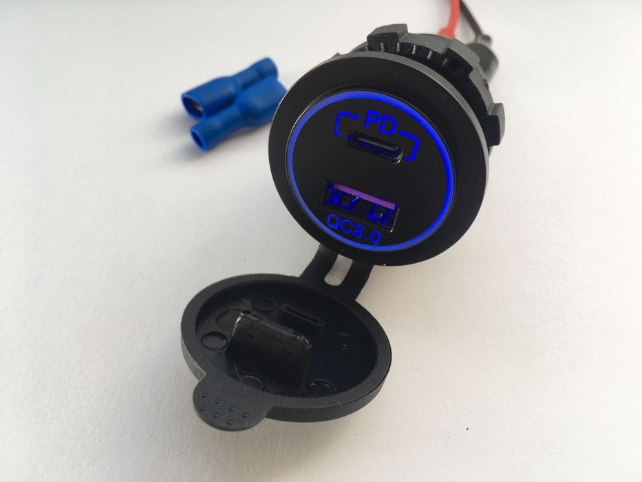 Автомобильная быстрая Usb зарядка QC 3.0 , Type-C PD в авто 12 - 24 V