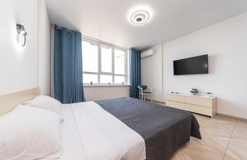 Затишно, як вдома — подобово на Бажана, 17Б. Є укриття та генератор!