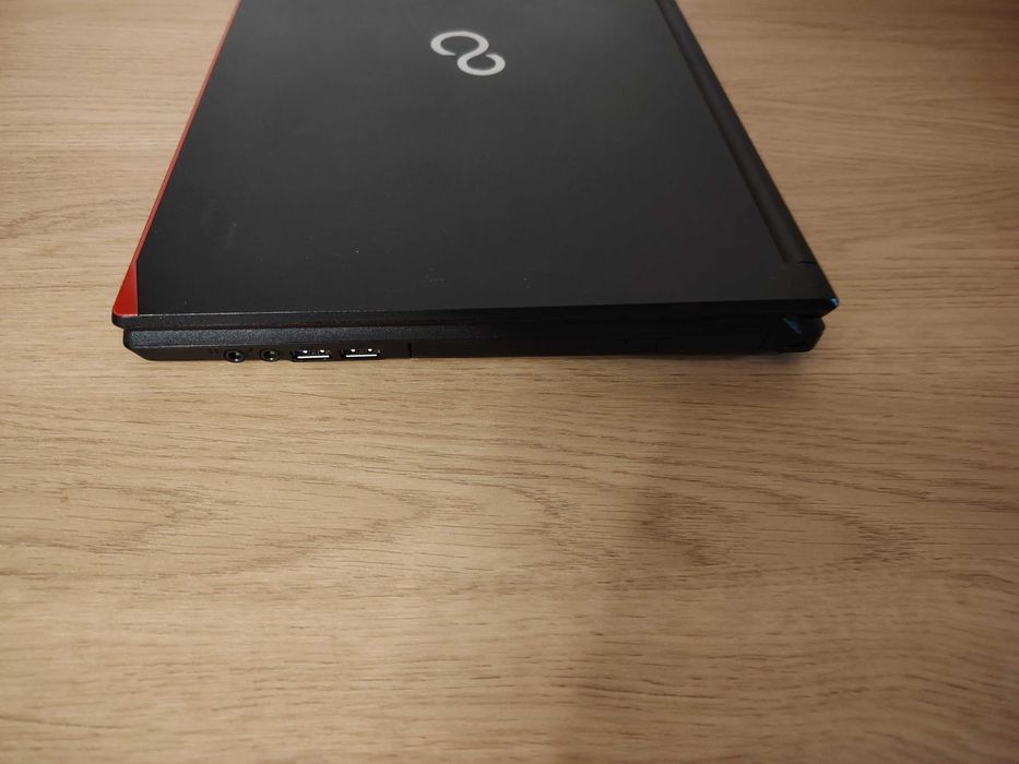 Portátil Fujitsu  E 554 mit , I7-4712MQ 2.30GHz, 8Gb-Ram, 256 Gb