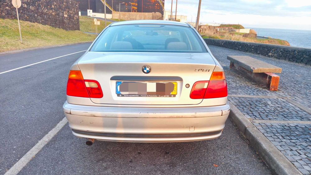BMW 318i series e46