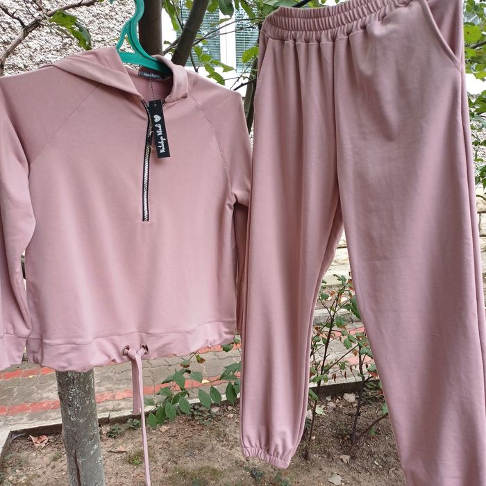 Розпродаж  !  Продам спортивний костюм на весну