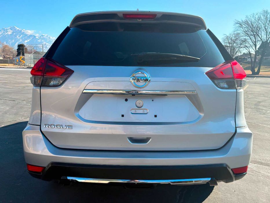 Nissan Rogue S      2018