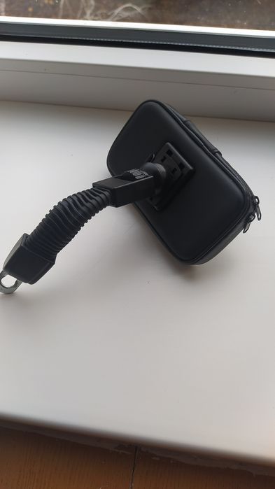 Держатель для телефона на мотоцикл