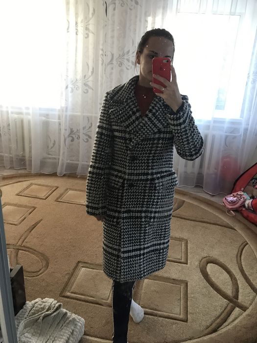 Пальто тепле в клітинку S-M. Весна, осінь