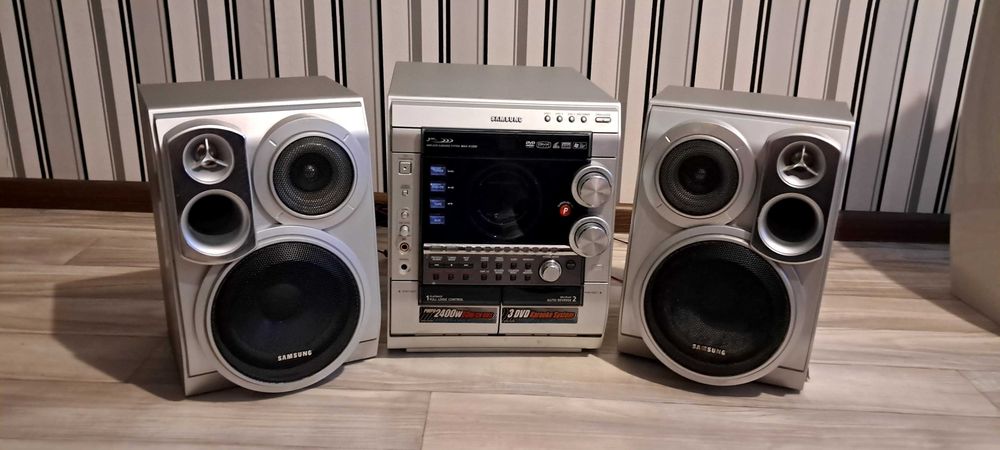 Музичний центр Samsung з караоке