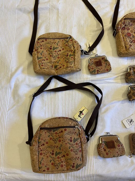 NOVAS Malas, porta moedas e carteiras cortiça