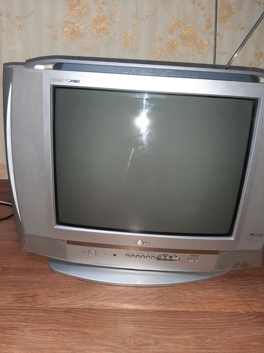 Продам телевизор  LG изображение яркое и очень сочные цвета.