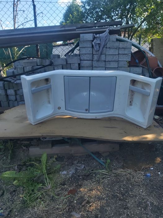 Meble lazienkowe do przyczepy kempingowej, kampera