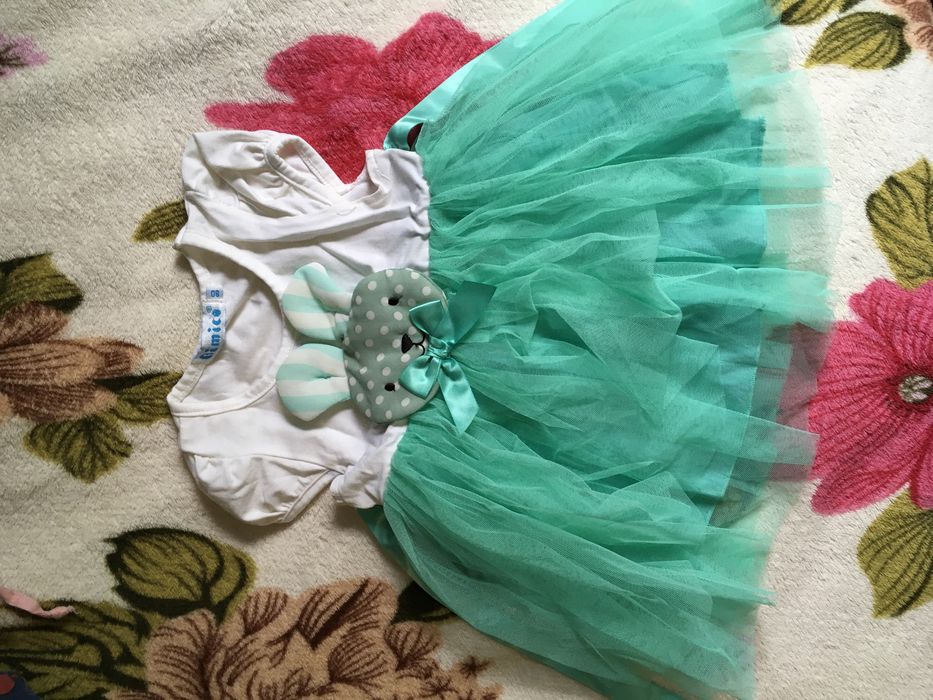 Нарядное платье 80 см