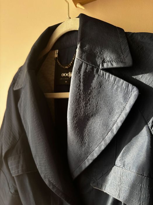 Granatowy krótki trencz Oodji + opcjonalnie nowy szalik