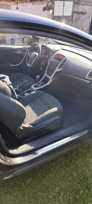 Opel Astra J GTC 2.0 CDTI