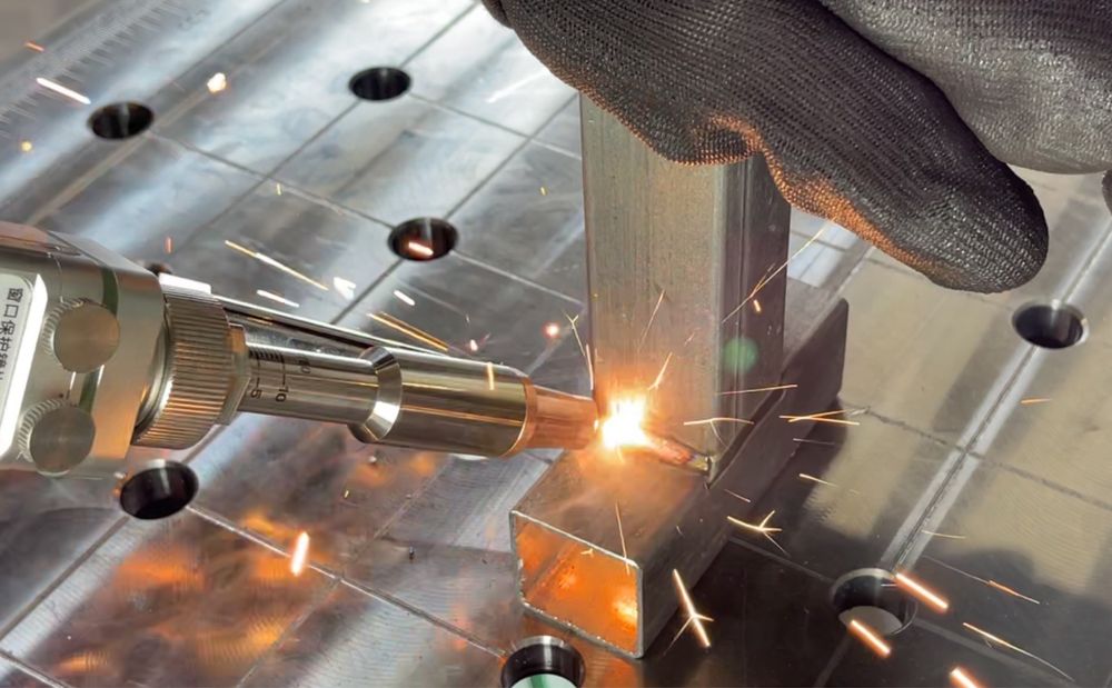 Spawarka laserowa kompaktowa 1500W 3w1 EPS1500SW