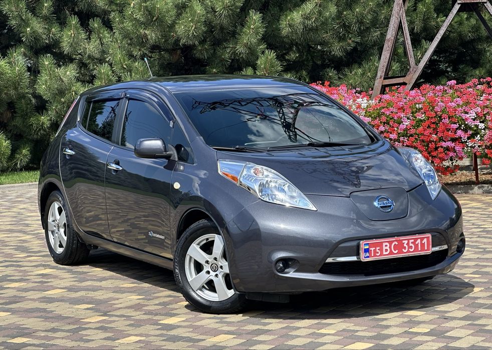 Nissan Leaf продається електромобіль Нісан Ліф в дуже хорошому стані, чистий , доглянутий , без технічних вкладень
