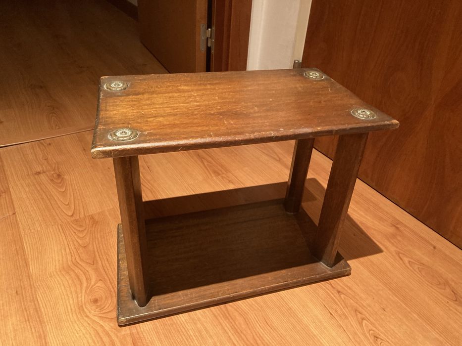 Mesinha de apoio muito antiga (madeira vinhatico)