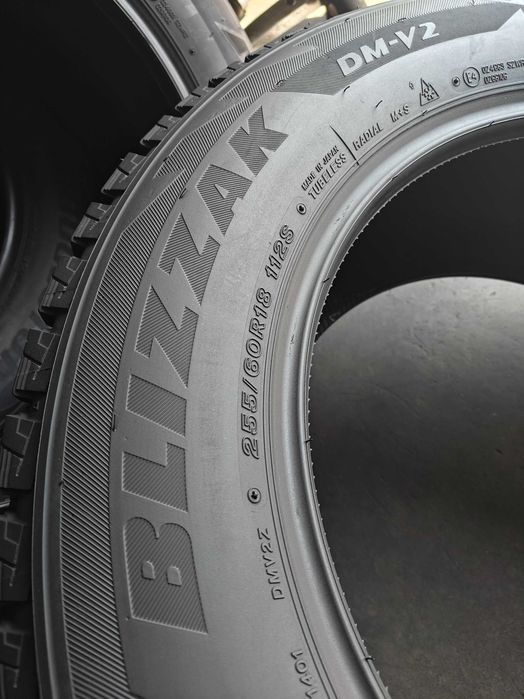 R18 255 60 шини зимові Bridgestone Blizzak DM-V2 як нові арктичні липучки