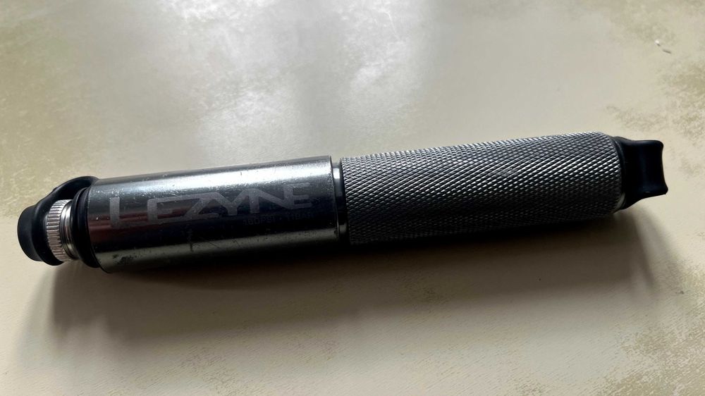LEZYNE POCKET DRIVE pompka rowerowa