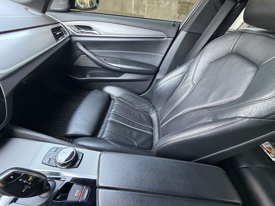 BMW 530e гібрид