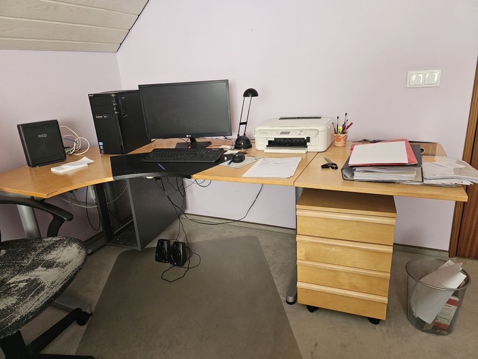 Vendo secretaria em L