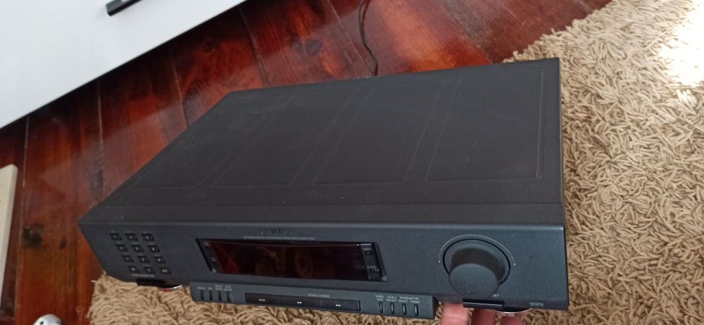 Тюнер Philips 70ft930