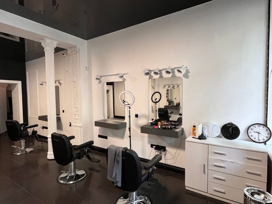 Продам готовый бизнес в Центре, барбершоп