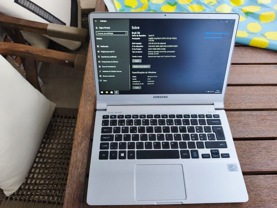Portátil Samsung Core i5 / 4GB RAM / Windows 10 Pro