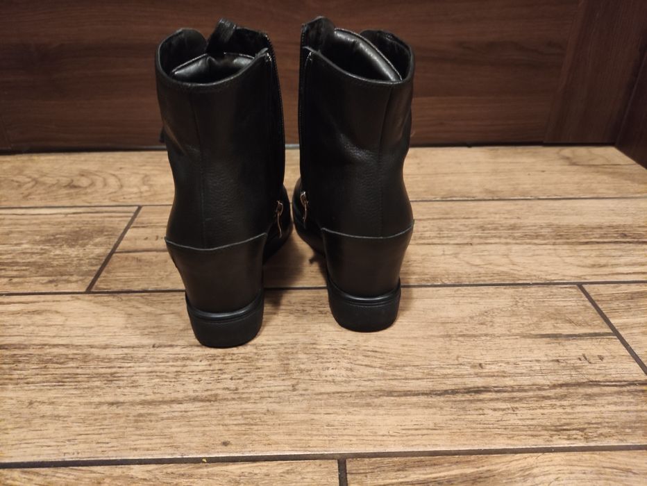 Buty wittchen na koturnie