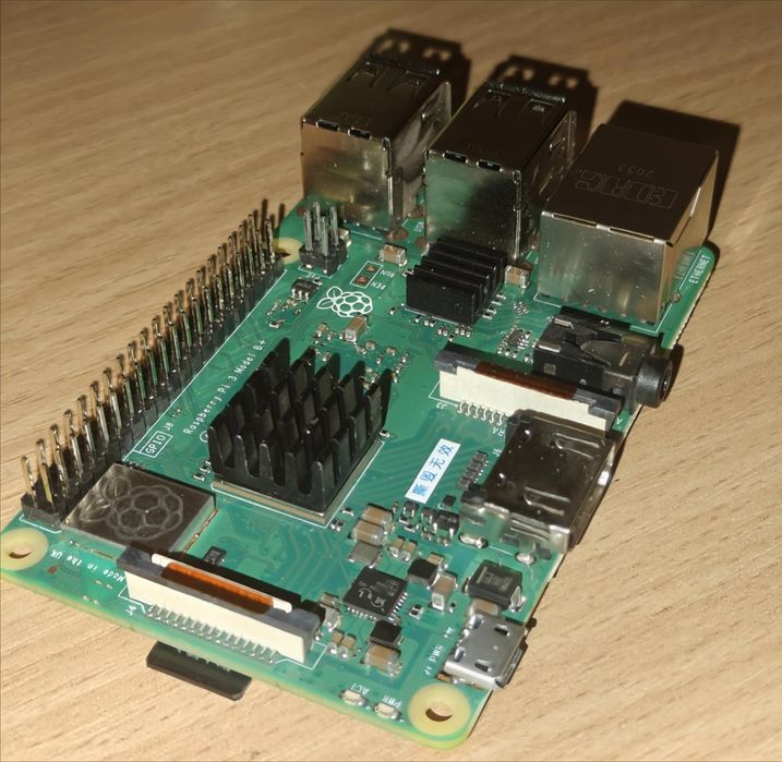 Мікрокомп'ютер Raspberry Pi 3 Model B+ з радіаторами + micro sd 16gb