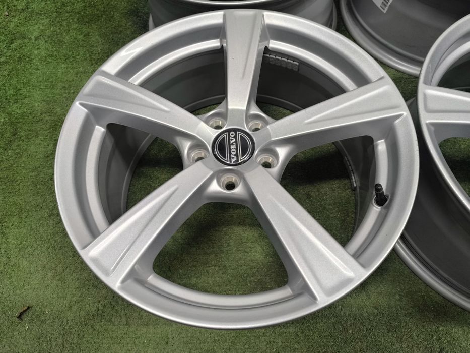 Nowe 18" felgi 5x108 Volvo xc90 xc60 xc40 xc70 v90 s90 v60 R-design