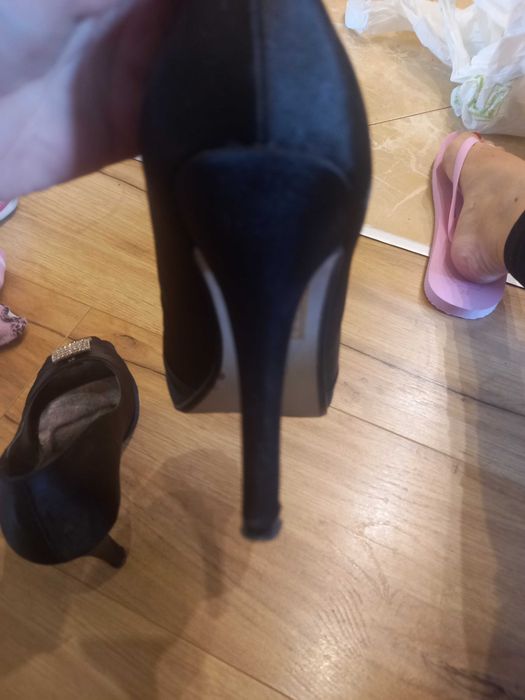 Buty z odkrytymi palcami rozm. 35